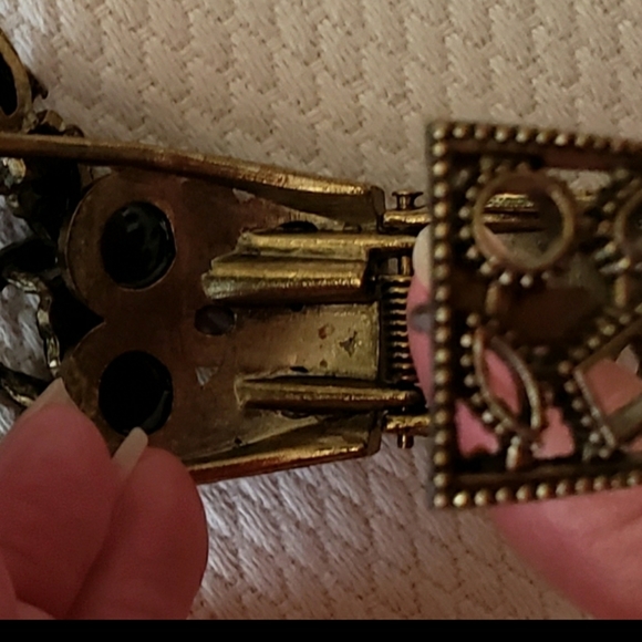 Old gold tone bracelet with black stones - Picture 13 of 13